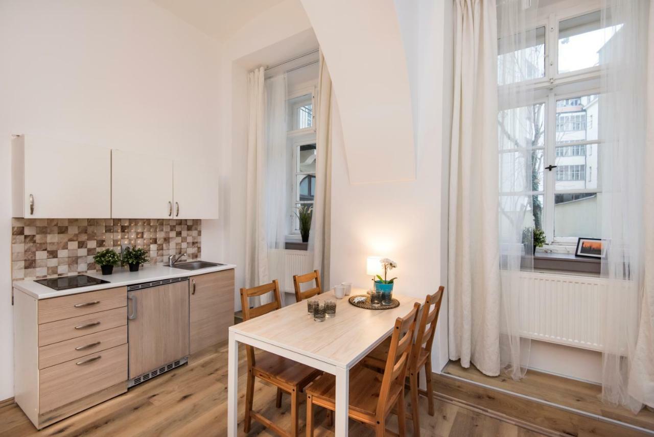 Apartment Near Wenceslas Square Прага Екстериор снимка